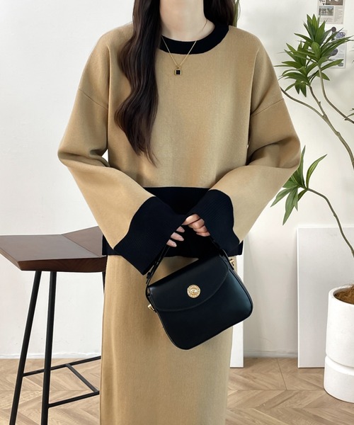 ABITOKYO(アビトーキョー)の「バイカラーサイドスリットニットプルオーバーセットアップ(セットアップ・レディース・モスグリーン/ベージュ/ブラック・FREE)」の4枚目の写真