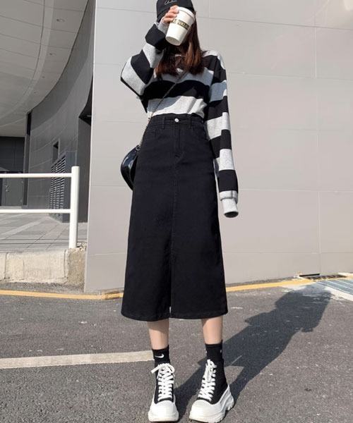 urge:(アージコロン )の「【URGE:】フロント スリット ペンシル デニムスカート(デニムスカート・レディース・ブラック・X-LARGE/LARGE/MEDIUM/SMALL)」の2枚目の写真