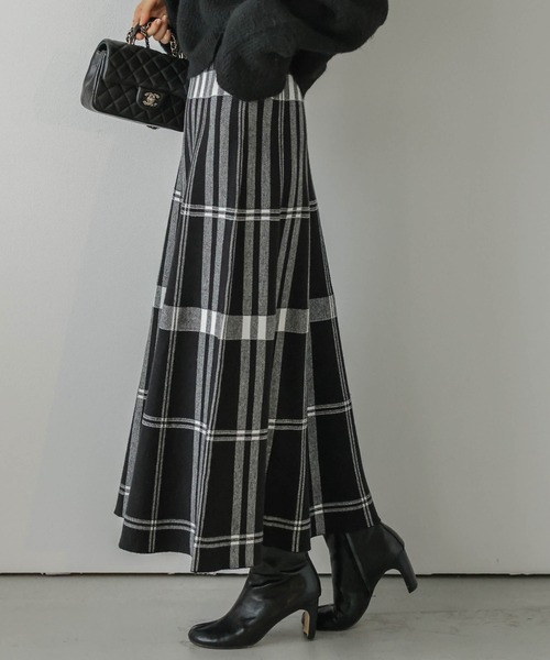 La-gemme（ラジェム）の「ジャガードニット チェック柄スカート（スカート・レディース・ブラック×ホワイト/ネイビー系1/ネイビー系2・フリー）」の7枚目の写真