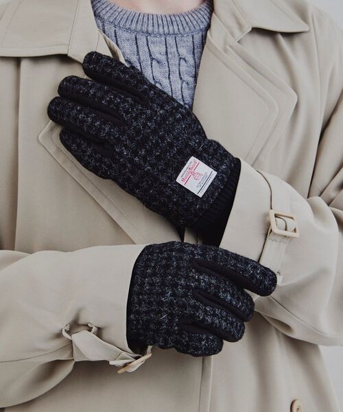 tk.TAKEO KIKUCHI（ティーケータケオキクチ）の「◆ハリスツイード生地使用 スマホ対応手袋 グローブ ／ Harris Tweed（手袋・メンズ・ブラック系1/グレー系1/オリーブ系1/ワイン系1・00）」の2枚目の写真