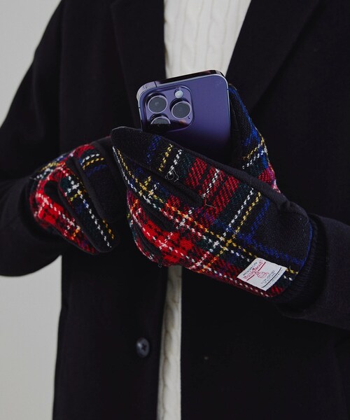 tk.TAKEO KIKUCHI（ティーケータケオキクチ）の「◆ハリスツイード生地使用 スマホ対応手袋 グローブ ／ Harris Tweed（手袋・メンズ・ブラック系1/グレー系1/オリーブ系1/ワイン系1・00）」の4枚目の写真