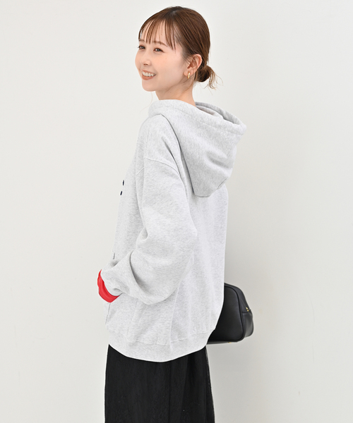 SCREEN STARS（スクリーンスターズ）の「SCREEN STARS SLOBE別注 ロゴフーディー 2423-091SSBTSL（パーカー・レディース・チャコールグレー/ライトグレー・FREE）」の19枚目の写真