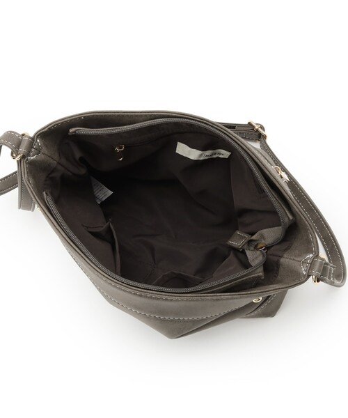 SHOO・LA・RUE（シューラルー）の「◆ムラ合皮ショルダーバッグ（ショルダーバッグ・レディース・ワインレッド/ダークブラウン/ブラック/グレー・00）」の9枚目の写真