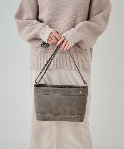 SHOO・LA・RUE（シューラルー）の「◆ムラ合皮ショルダーバッグ（ショルダーバッグ・レディース・ワインレッド/ダークブラウン/ブラック/グレー・00）」の16枚目の写真