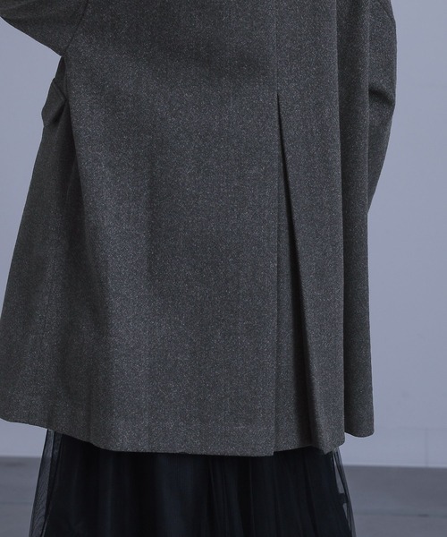 kOhAKU（コハク）の「『ボア切替ミドルコート』（ステンカラーコート・レディース・チャコール/ブラック・1/2）」の4枚目の写真