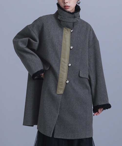 kOhAKU（コハク）の「『ボア切替ミドルコート』（ステンカラーコート・レディース・チャコール/ブラック・1/2）」の16枚目の写真