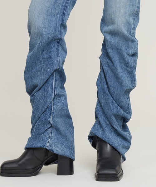 G-STAR（ジースター）の「【ViVi掲載】G-STAQ LOW BOOTCUT JEANS/立体裁断ローウエストブーツカットジーンズ/L28（デニムパンツ・レディース・ライトインディゴブルー・26inch/27inch/25inch/24inch）」の2枚目の写真