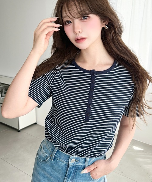 moment+(モーメントプラス)の「ヘンリーネックボーダー半袖Tシャツ(Tシャツ/カットソー・レディース・ピンク/ネイビー/オートミール/チャコールグレー/オフホワイト/ブラック・M/L)」の12枚目の写真