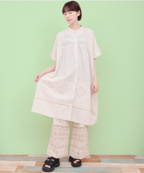 チチカカ(チチカカ)の「Rico カットワーク刺繍ワンピース(ワンピース・レディース・ナチュラル/ボルドー/グリーン・FREE)」の5枚目の写真