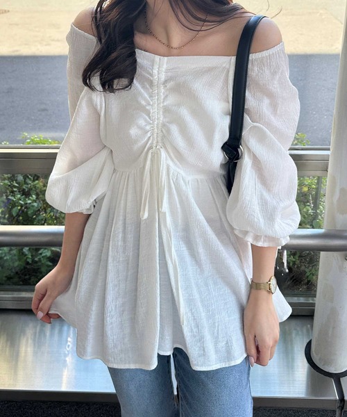 nelliy.（ネルリー）の「２ＷＡＹドロストブラウス（シャツ/ブラウス・レディース・オフホワイト/ブラック・LARGE/MEDIUM）」の2枚目の写真