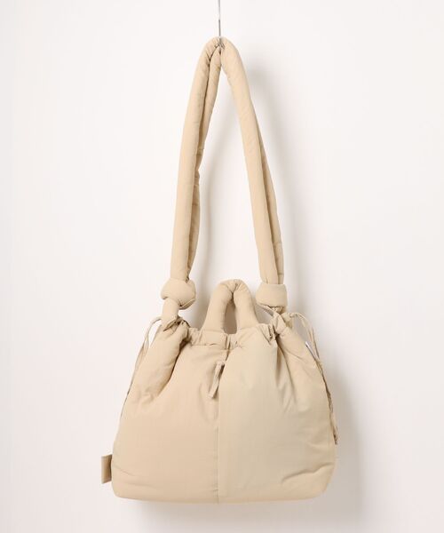 OLEND(オレンド)の「OLEND ONA SOFT BAG(ハンドバッグ・レディース・ローズ/ライトイエロー/ブルー/スモークグレー/ブラック/ピンク系その他/ライトピンク/ライトグリーン/ベージュ/グリーン系その他/ライトパープル/ブラウン/ライトグレー/ピンク/ベージュ系その他/グリーン/ライトブルー/ブラウン系その他/オレンジ系その他/ネイビー/パープル系その他2/クリアグリーン/レッド/イエロー系その他・FREE)」の19枚目の写真