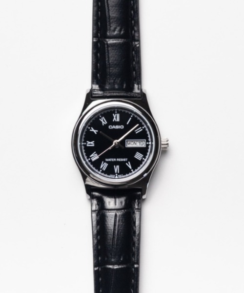 CASIO（カシオ）の「"CASIO（カシオ）"クラシック　デイデイト　ラウンド　SV　レザーベルト（アナログ腕時計・レディース・ブラック/ホワイト/ホワイト系その他・FREE）」の3枚目の写真
