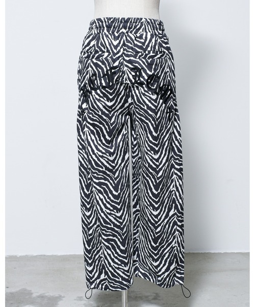 REFLEM/レフレム』アニマルクロス刺繍スウェットパンツ