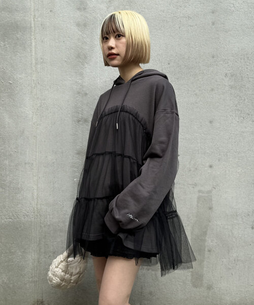 w closet(ダブルクローゼット)の「チュールティアード裏毛チュニック(Tシャツ/カットソー・レディース・グレー/チャコールグレー・FREE)」の18枚目の写真