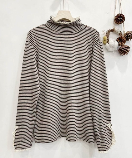 aimoha（アイモハ）の「ボーダーデザインフリルタートルネックトップス（Tシャツ/カットソー・レディース・ブラック/ベージュ/レッド・FREE）」の3枚目の写真