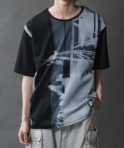 PHILTHEORY（フィルセオリー）の「PHILTECH Inkjet graphic T-shirts/フィルテックインクジェットグラフィックTシャツ（Tシャツ/カットソー・メンズ・ブラック系その他7/ブラック系その他4/ブラック系その他6/ブラック/ブラック系その他2/ブラック系その他/ブラック系その他3/ブラック系その他5・1/2/3）」の3枚目の写真