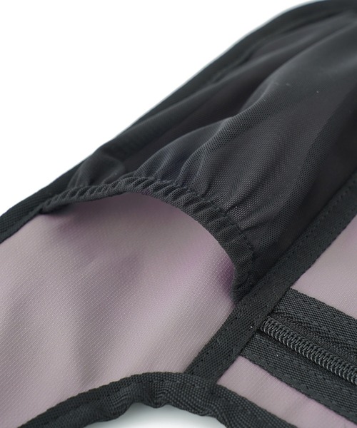 X-girl(エックスガール)の「LIGHTWEIGHT MESSENGER BAG(ショルダーバッグ・レディース・ブラック/グレー・ONE SIZE)」の5枚目の写真