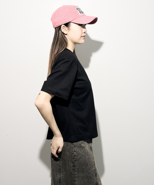Calvin Klein Jeans（カルヴァンクラインジーンズ）の「Calvin Klein Jeans / カルバン クライン ジーンズSS RLXD STANDARD LOGO CREWNK TEE（Tシャツ/カットソー・レディース・ブラック/ホワイト・SMALL）」の12枚目の写真