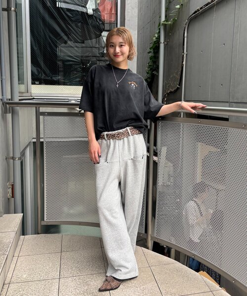 WHO'S WHO gallery（フーズフーギャラリー）の「【WEB限定/2サイズ】COOPER FACTビリヤードロゴTEE（Tシャツ/カットソー・レディース・ブラック/チャコールグレー/ホワイト・MEDIUM/LARGE）」の22枚目の写真