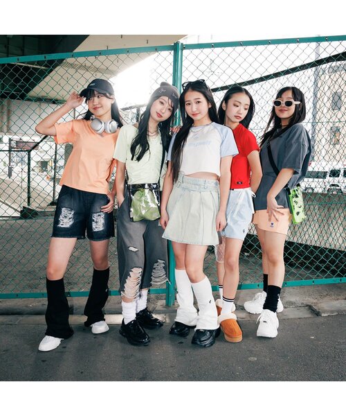 algy(アルジー)の「クロップドラグラン半袖T(Tシャツ/カットソー・キッズ・オフホワイト/サックスブルー/ブラック・MEDIUM/SMALL/X-SMALL/XX-SMALL)」の7枚目の写真