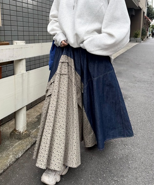 DOUBLE NAME（ダブルネーム）の「デニム×小花柄オリガミタックフレアスカート（デニムスカート・レディース・ブルー系/インディゴブルー・FREE）」の8枚目の写真