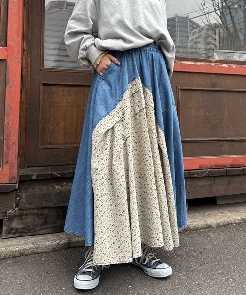 DOUBLE NAME（ダブルネーム）の「デニム×小花柄オリガミタックフレアスカート（デニムスカート・レディース・ブルー系/インディゴブルー・FREE）」の11枚目の写真