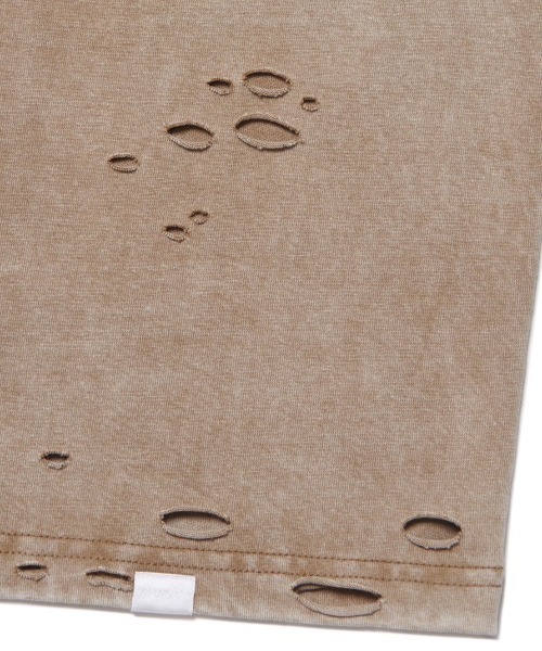 NOMANUAL（NOMANUAL）の「【NOMANUAL】ECDYSIS DAMAGED T-SHIRT / 【ノーマニュアル】ダメージロゴ半袖Tシャツ（Tシャツ/カットソー・メンズ・ブラック/ブラウン・L/M）」の4枚目の写真