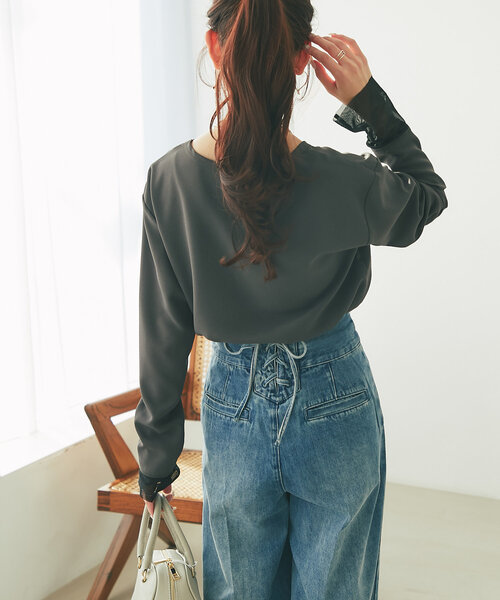 La boutique BonBon(ラブティックボンボン)の「【万能インナー】ライトストレッチジョーゼットコンビブラウス(シャツ/ブラウス・レディース・ライトグレー/ホワイト/チャコールグレー・FREE)」の4枚目の写真