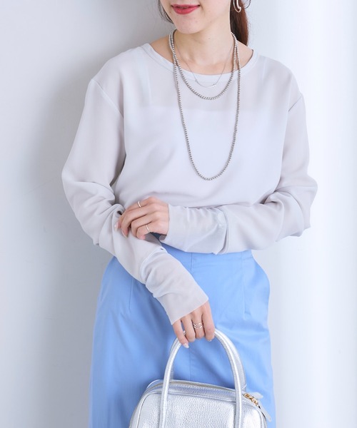 La boutique BonBon(ラブティックボンボン)の「【万能インナー】ライトストレッチジョーゼットコンビブラウス(シャツ/ブラウス・レディース・ライトグレー/ホワイト/チャコールグレー・FREE)」の3枚目の写真