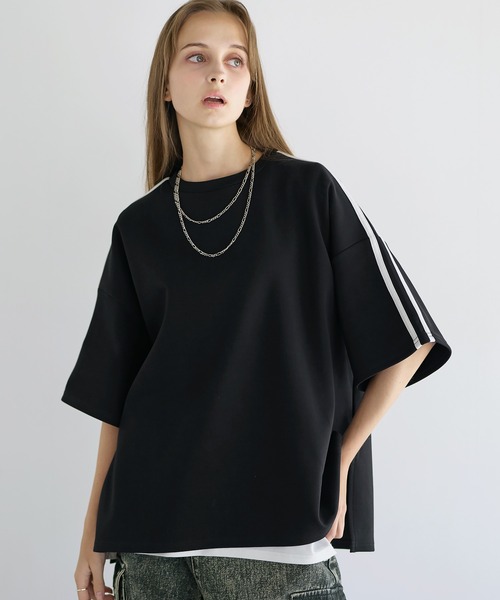 LILL(リル)の「サイドスリットコットンポンチビッグシルエットシルケットライク5分袖ドレープカットソー 吸水速乾/接触冷感/UVカット(Tシャツ/カットソー・メンズ・ホワイト/ブラック×ホワイト/ホワイト×ブラック/ブラック/ワイン/グレー/ホワイト系/ブラック系/パープル/ブルーグレー/ワイン系/ブルー系・XS/S/M/L)」の22枚目の写真