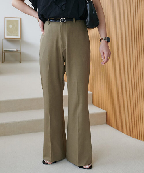 DISCOAT（ディスコート）の「フレアパンツ《WEB限定カラーあり》（スラックス・レディース・グレー/グレイッシュベージュ/アイボリー/ブラック/ライトグレー・SMALL/MEDIUM/LARGE）」の5枚目の写真