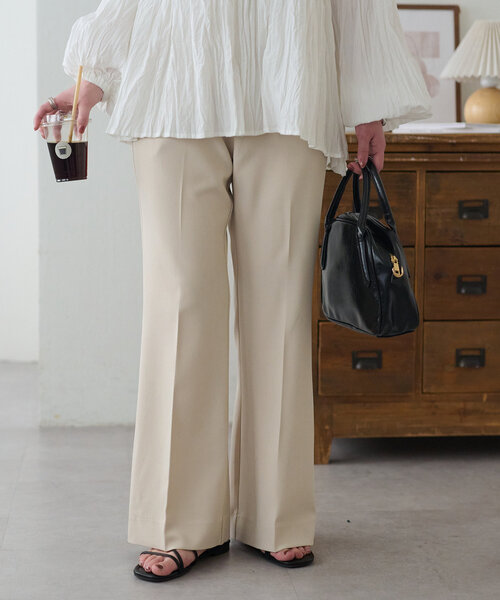 DISCOAT（ディスコート）の「フレアパンツ《WEB限定カラーあり》（スラックス・レディース・グレー/グレイッシュベージュ/アイボリー/ブラック/ライトグレー・SMALL/MEDIUM/LARGE）」の11枚目の写真