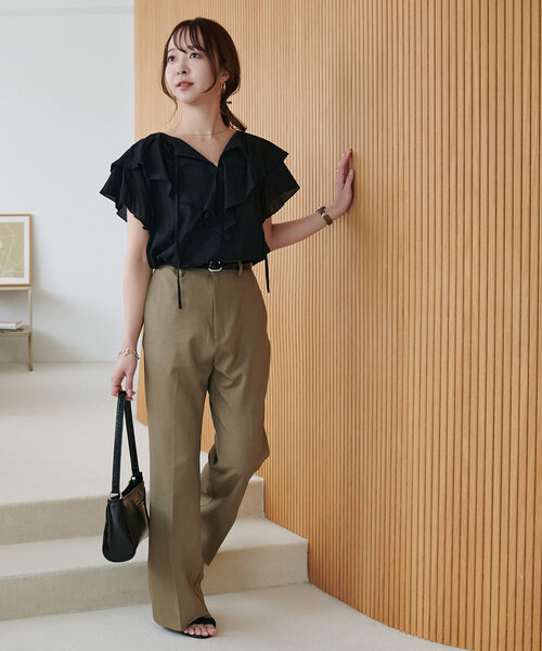 DISCOAT（ディスコート）の「フレアパンツ《WEB限定カラーあり》（スラックス・レディース・グレー/グレイッシュベージュ/アイボリー/ブラック/ライトグレー・SMALL/MEDIUM/LARGE）」の7枚目の写真