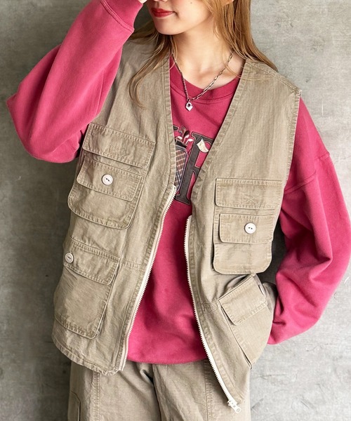 DOUBLE NAME（ダブルネーム）の「USED加工 ポケットワークベスト/ユニセックス（ベスト・レディース・ベージュ/ブラック系その他・FREE）」の9枚目の写真