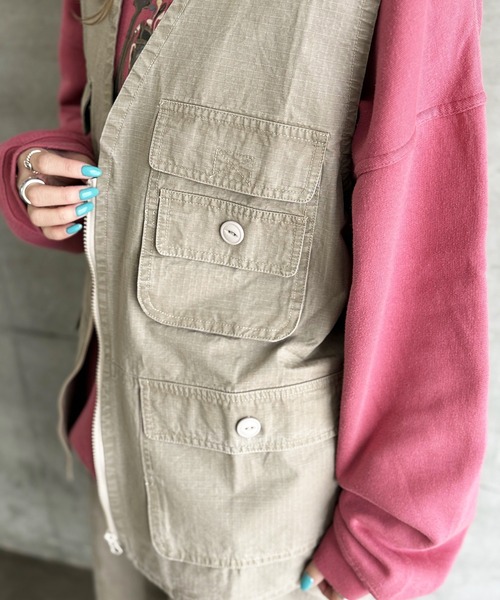 DOUBLE NAME（ダブルネーム）の「USED加工 ポケットワークベスト/ユニセックス（ベスト・レディース・ベージュ/ブラック系その他・FREE）」の13枚目の写真