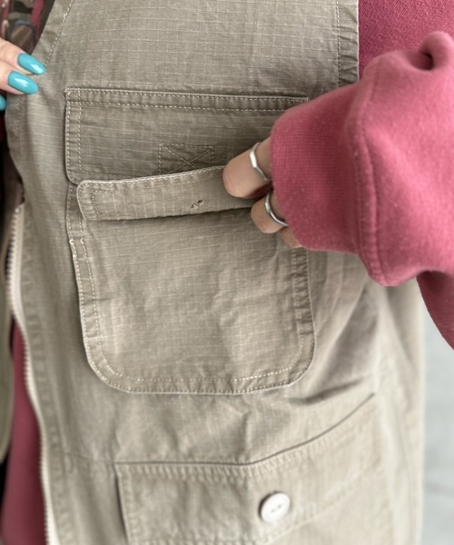 DOUBLE NAME（ダブルネーム）の「USED加工 ポケットワークベスト/ユニセックス（ベスト・レディース・ベージュ/ブラック系その他・FREE）」の15枚目の写真