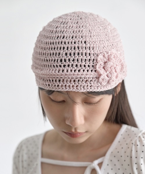 UNE MANSION(ユヌマンション)の「キラキララメラブリーフラワーワッペンサマーニット帽(キャップ・レディース・ブラック/ホワイト/ピンク・ONE SIZE)」の11枚目の写真