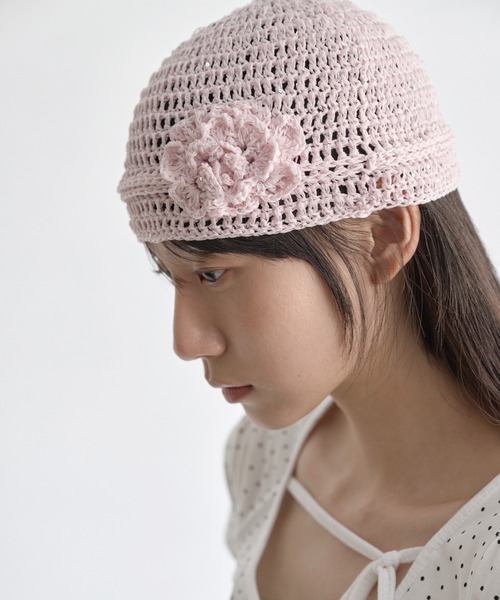 UNE MANSION(ユヌマンション)の「キラキララメラブリーフラワーワッペンサマーニット帽(キャップ・レディース・ブラック/ホワイト/ピンク・ONE SIZE)」の20枚目の写真