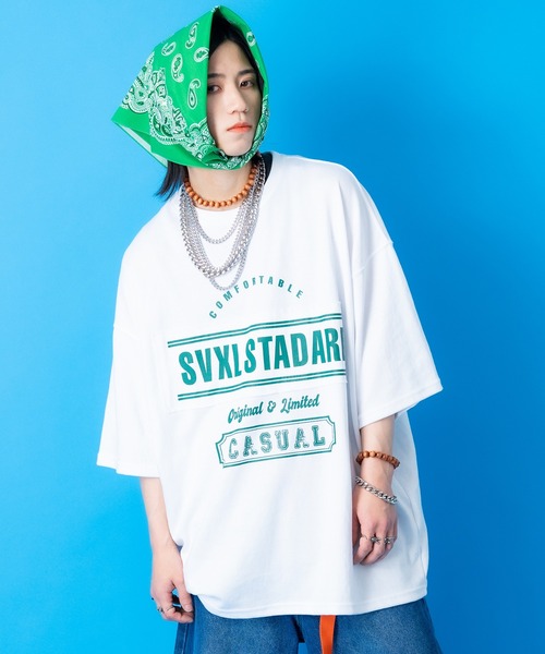 a.p.o.v.(エーピーオービー)の「a.p.o.v. ロゴパッチワーク&カレッジプリントオーバーサイズTシャツ(Tシャツ/カットソー・メンズ・ホワイト/ネイビー・ONESIZE)」の1枚目の写真