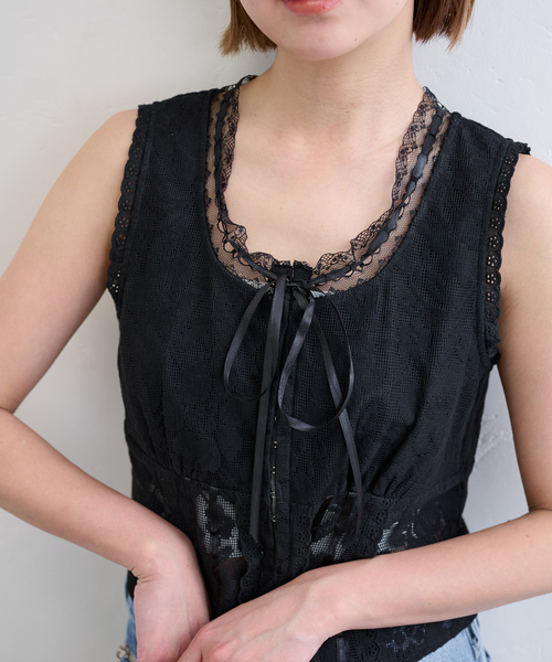 今期完売品U by spick&spanメッシュレースタンクブラウス U by SPICK&SPAN（ユーバイスピックアンドスパン）の「メッシュレース