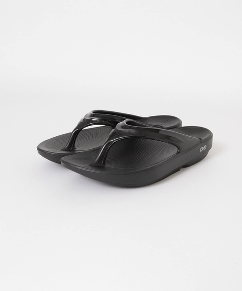 OOFOS(ウーフォス)の「OOFOS OOlala(サンダル・レディース・ブラック・8/7/6)」の1枚目の写真