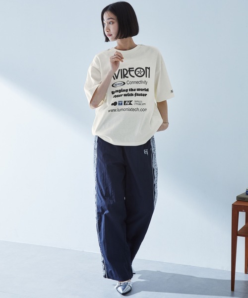 MONO-MART（モノマート）の「2WAYリバーシブル ポスターデザイングラフィック半袖Tシャツ（Tシャツ/カットソー・レディース・アイボリー/オフホワイト/ピンク系/スミクロ/ネイビー/ブラック系/オートミール・M/L）」の18枚目の写真