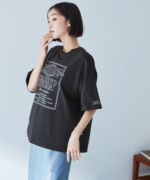 MONO-MART（モノマート）の「2WAYリバーシブル ポスターデザイングラフィック半袖Tシャツ（Tシャツ/カットソー・レディース・アイボリー/オフホワイト/ピンク系/スミクロ/ネイビー/ブラック系/オートミール・M/L）」の19枚目の写真