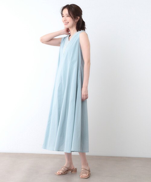 LAURA ASHLEY(ローラアシュレイ)の「【コットン100%/インド綿/刺繍入り】Vネックワンピース(ワンピース・レディース・ベージュ/チャコールグレー/グリーン系・40/38)」の10枚目の写真