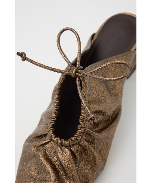 THROW by SLY（スローバイスライ）の「THROW GATHER HOLE MULE ギャザー ホール ミュール（サンダル・レディース・ゴールド/ブラック・SMALL/MEDIUM/LARGE）」の5枚目の写真