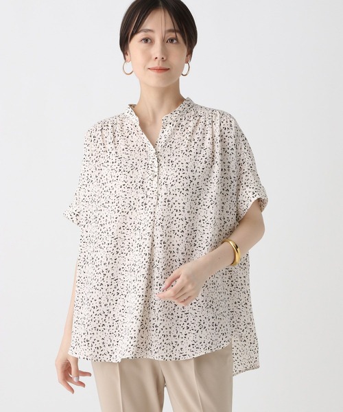 Elura（エルーラ）の「サラサラ着映えスキッパーチュニック/491472（シャツ/ブラウス・レディース・ライトイエロー/ブラック系その他/ライトブルー/ネイビー・FREE）」の2枚目の写真