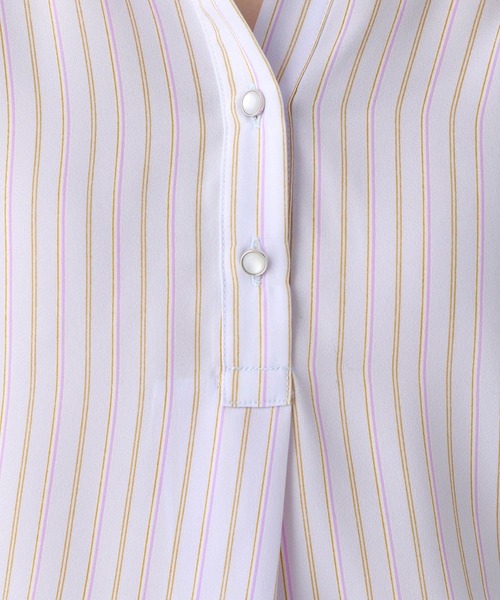 Elura（エルーラ）の「サラサラ着映えスキッパーチュニック/491472（シャツ/ブラウス・レディース・ライトイエロー/ブラック系その他/ライトブルー/ネイビー・FREE）」の8枚目の写真