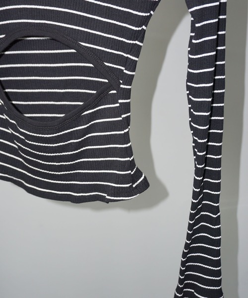 chuclla（チュクラ）の「ショルダーパッド オープンバックボーダーロンT chw25a002（Tシャツ/カットソー・レディース・ブラック×ホワイト・FREE）」の14枚目の写真