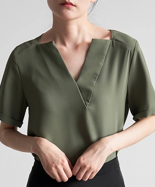 Beststore(ベストストア)の「キーネック 半袖 シャツブラウス(シャツ/ブラウス・レディース・ライトベージュ/ライトグリーン/カーキ/ネイビー/マスタード/スカイブルー/ブラック・M/L)」の4枚目の写真