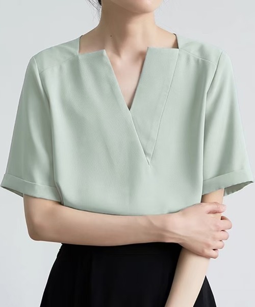 Beststore(ベストストア)の「キーネック 半袖 シャツブラウス(シャツ/ブラウス・レディース・ライトベージュ/ライトグリーン/カーキ/ネイビー/マスタード/スカイブルー/ブラック・M/L)」の5枚目の写真